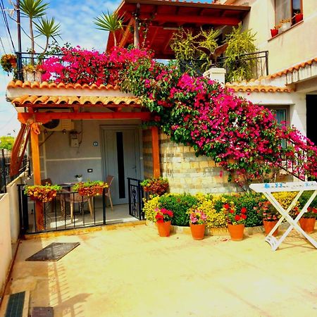 Villa Heljos Apartaments Vlorë Eksteriør billede