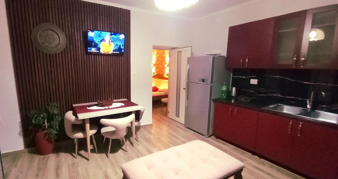 Villa Heljos Apartaments Vlorë Eksteriør billede