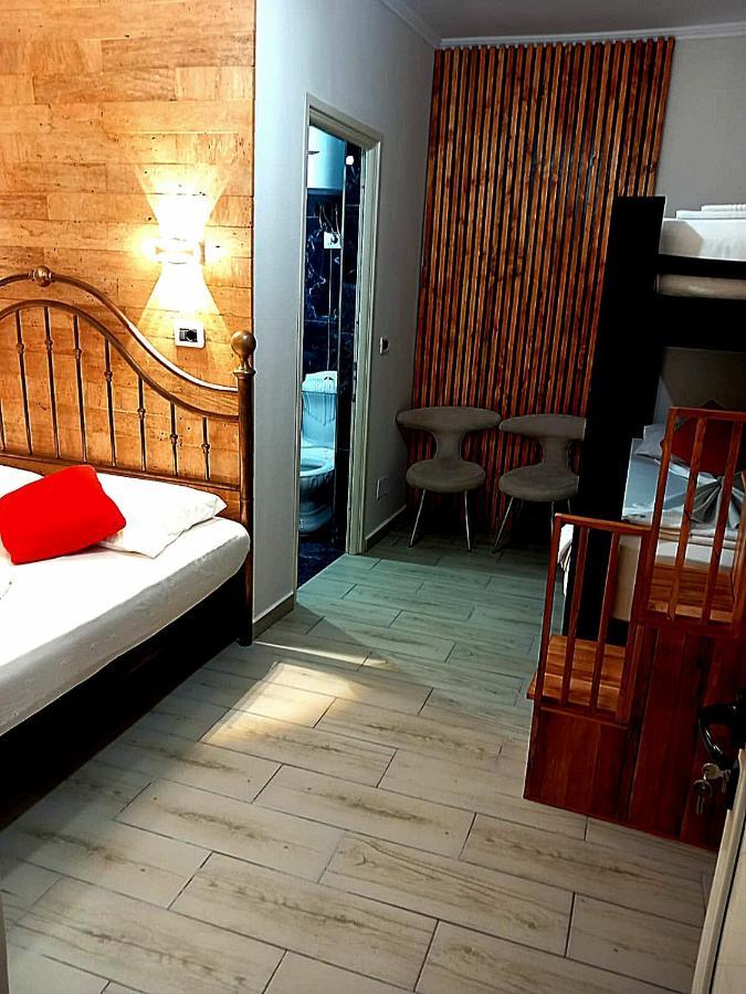 Villa Heljos Apartaments Vlorë Eksteriør billede