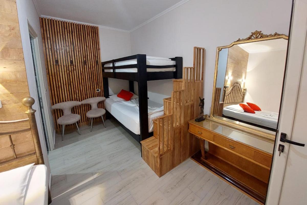 Villa Heljos Apartaments Vlorë Eksteriør billede