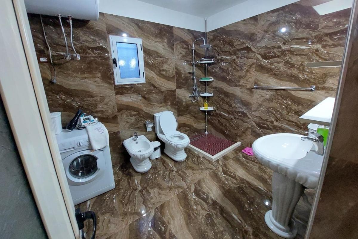 Villa Heljos Apartaments Vlorë Eksteriør billede